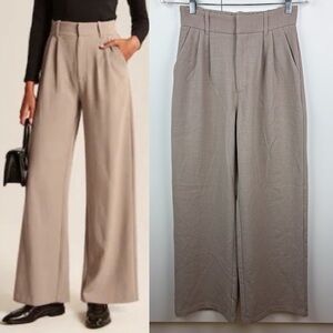 Abercrombie & Fitch Women's Beige Pleated Trousers